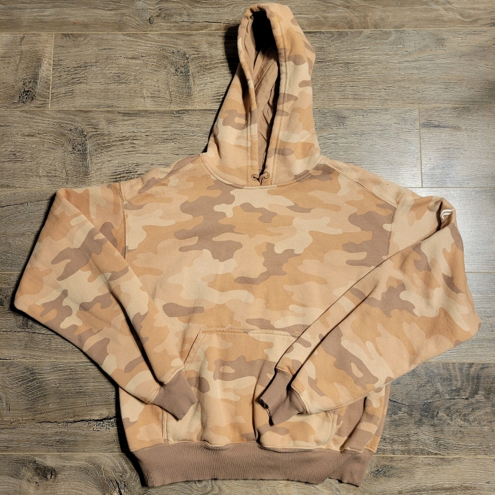 Fabletics Medium Tan Camo Sweatshirt